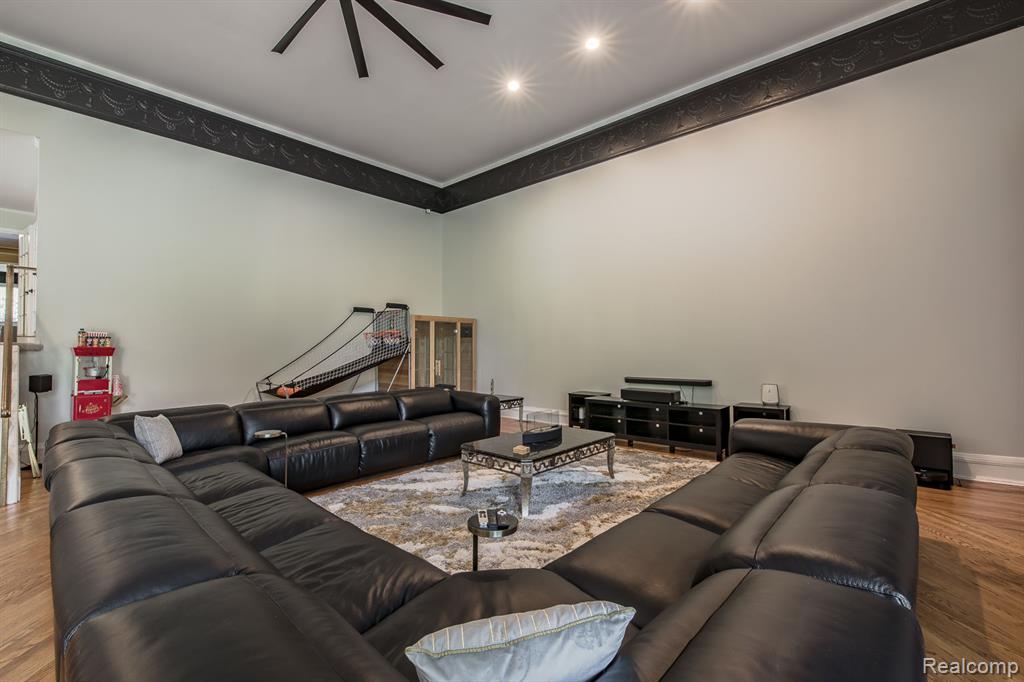 73 Nevada Avenue Rochester Hills, MI 48309 - Photo 25 of 54