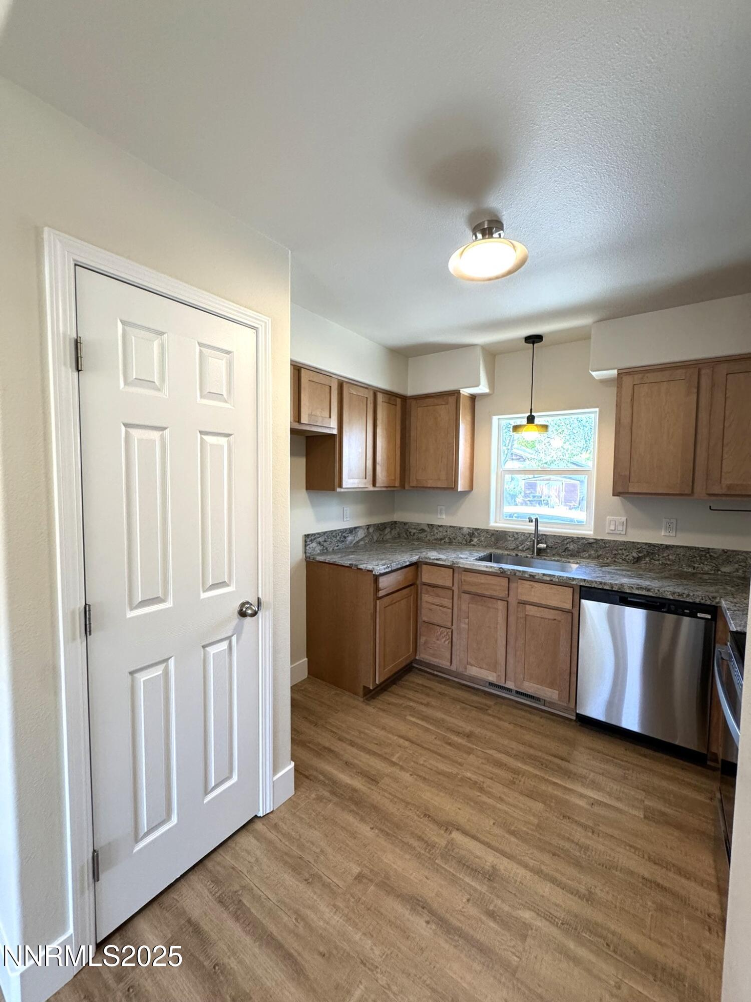 675 East Taylor Street Reno, NV 89502 - Photo 4 of 14 IMG_2584