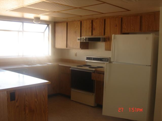 10822 West Montecito Avenue Phoenix, AZ 85037 - Photo 2 of 5 KITCHEN
