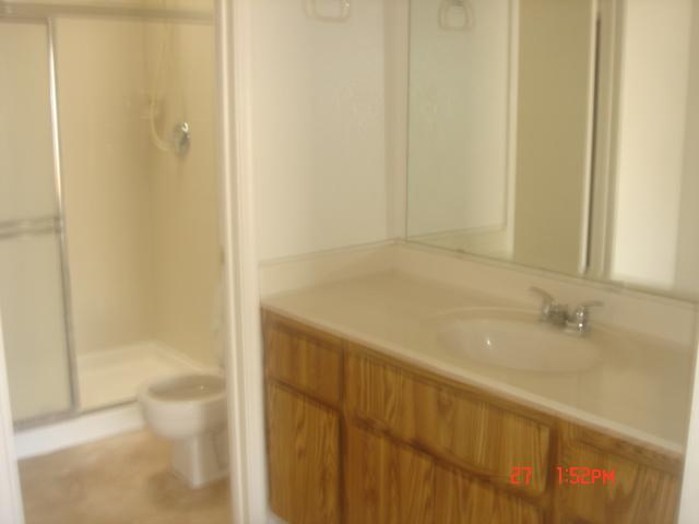 10822 West Montecito Avenue Phoenix, AZ 85037 - Photo 3 of 5 Bathroom