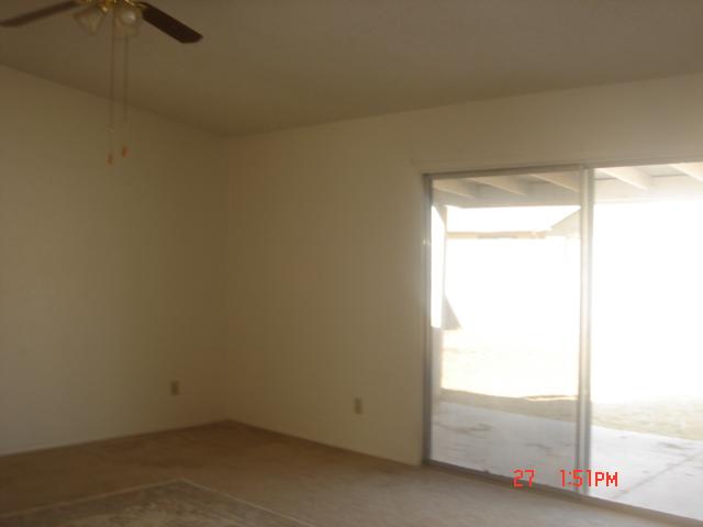 10822 West Montecito Avenue Phoenix, AZ 85037 - Photo 4 of 5 Living Room
