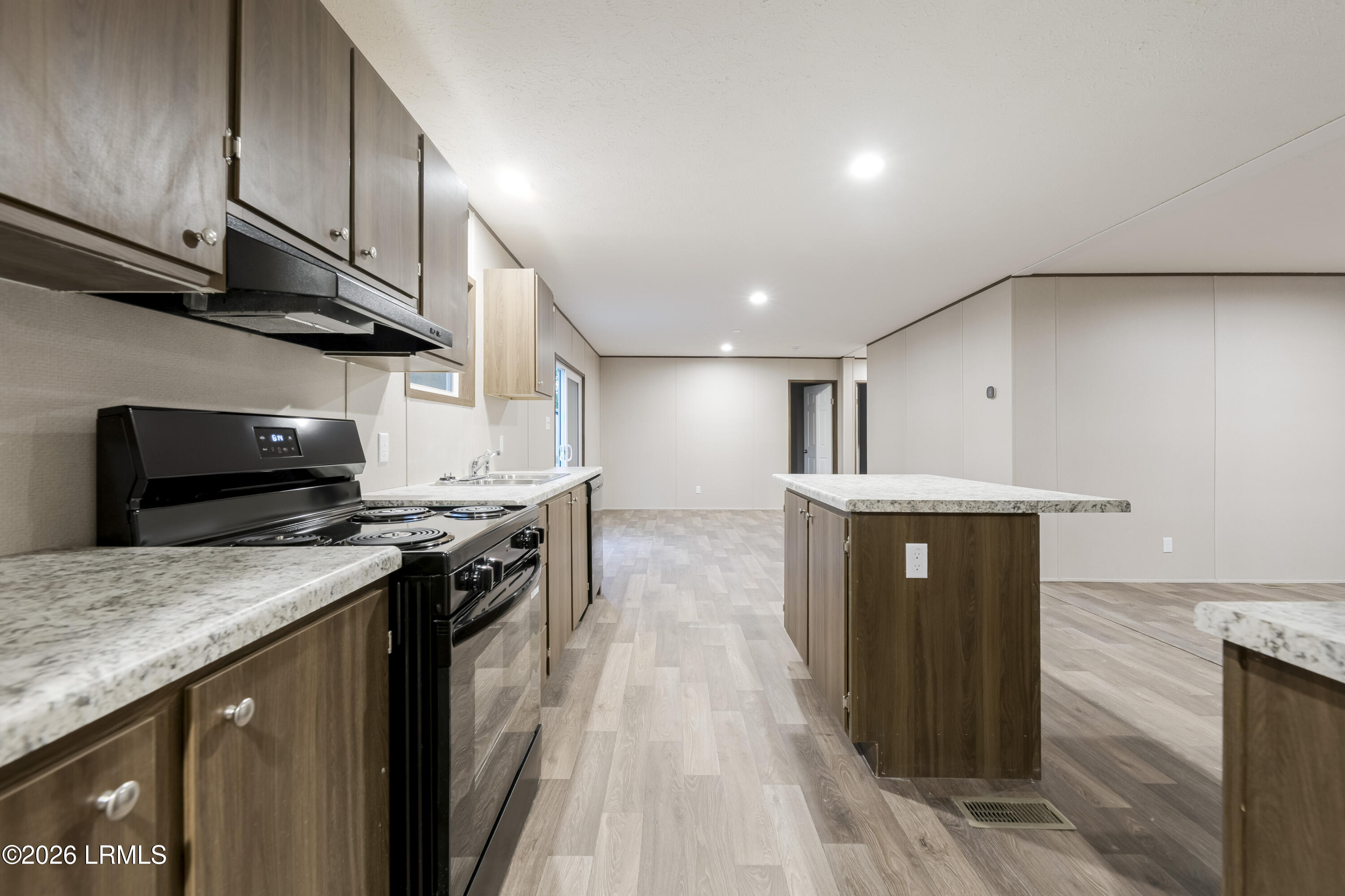 83 Bailey Circle Seabrook, SC 29940 - Photo 5 of 19 Bailey Cir 2026 1 (22 of 25)