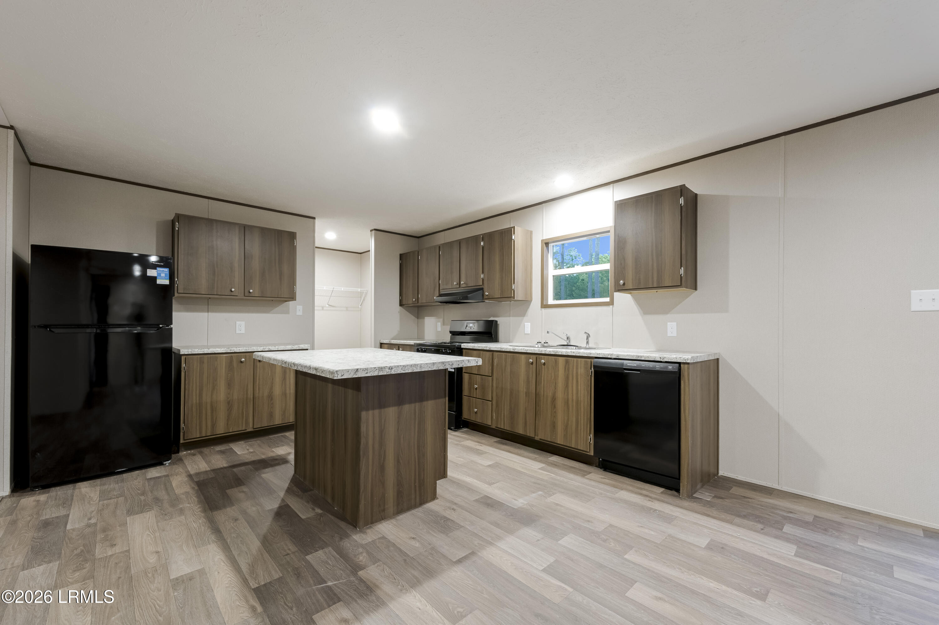 83 Bailey Circle Seabrook, SC 29940 - Photo 6 of 19 Bailey Cir 2026 1 (21 of 25)