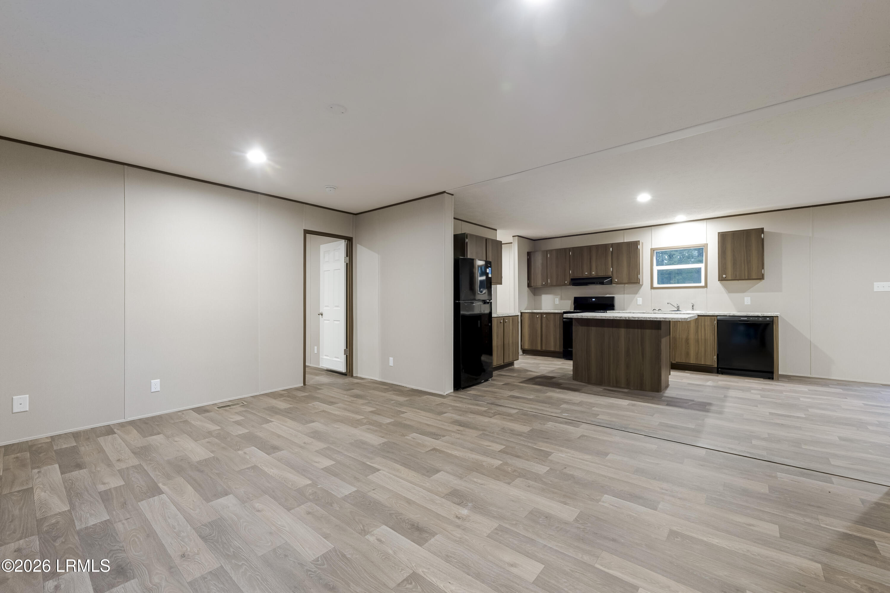 83 Bailey Circle Seabrook, SC 29940 - Photo 9 of 19 Bailey Cir 2026 1 (11 of 25)