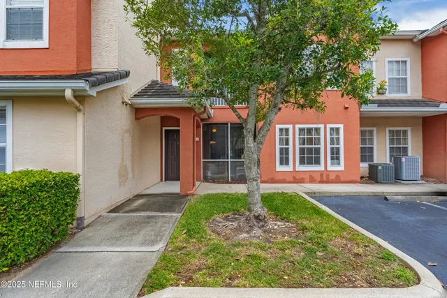 $194,900 | 10075 Gate Parkway North, Unit 2008, Jacksonville, FL 32246