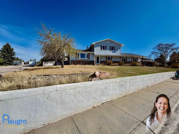 $369,000 | 615 Lincoln Way, Lusk, WY 82225