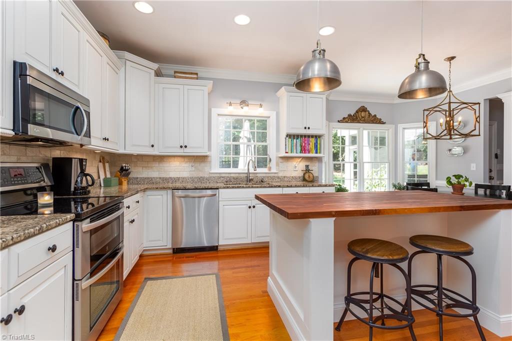 8069 Glengarriff Road Clemmons, NC 27012 - Photo 3 of 29 Gallery Image 3