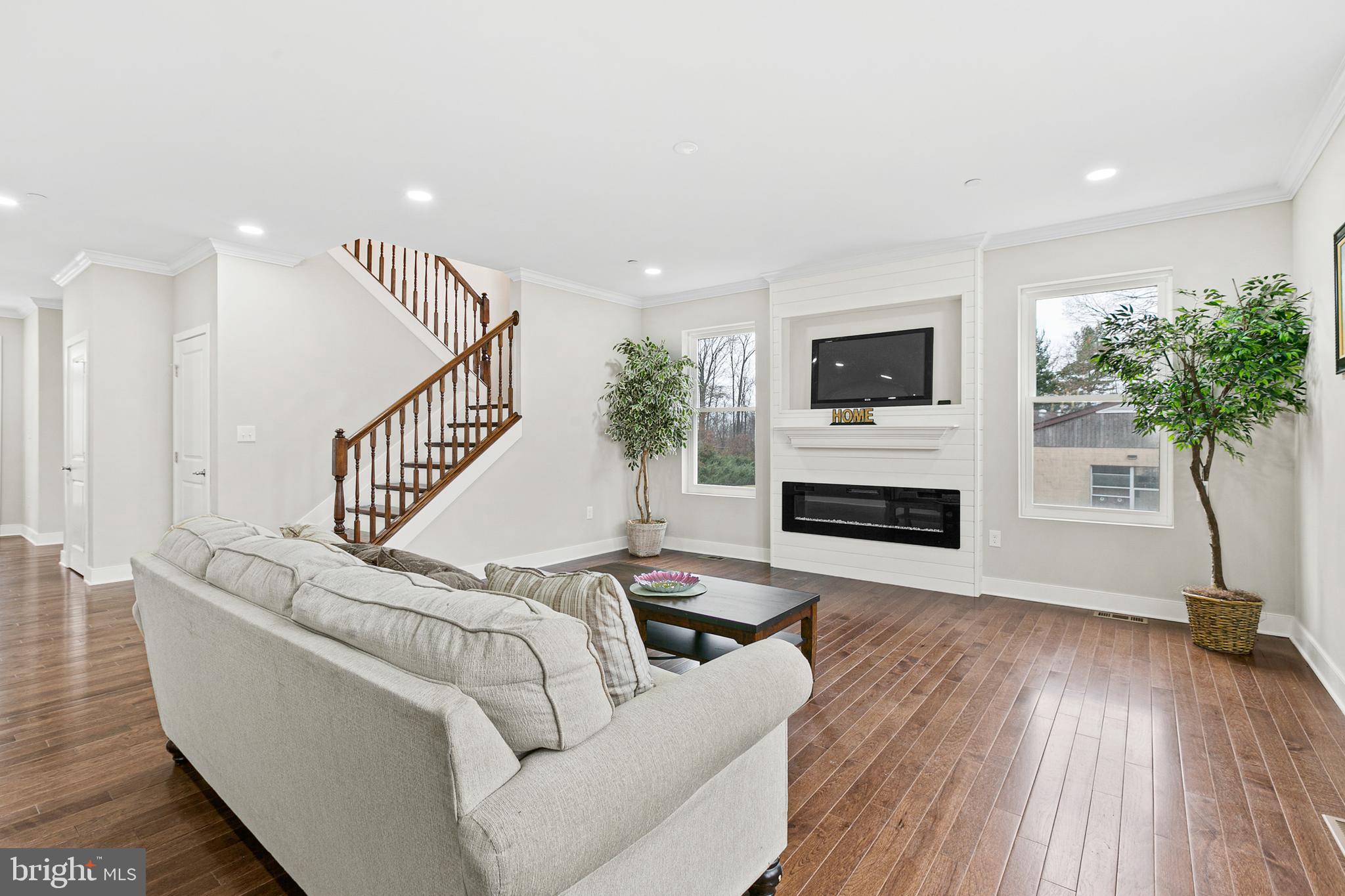 11304 Philadelphia Road White Marsh, MD 21162 - Photo 12 of 54 Living room