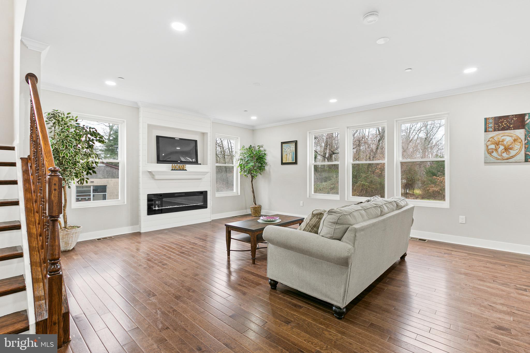 11304 Philadelphia Road White Marsh, MD 21162 - Photo 10 of 54 Living room