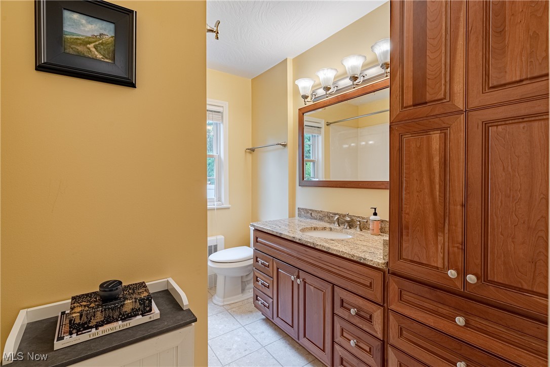 2443 Ridgewood Road Akron, OH 44313 - Photo 23 of 40