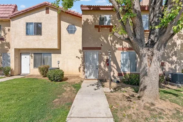 $289,000 | 1750 East Ave Q14, Unit 17, Palmdale, CA 93550