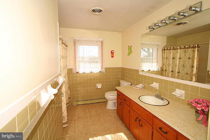 1502 Calvert Road Chester, MD 21619 - Photo 17 of 21 Bath