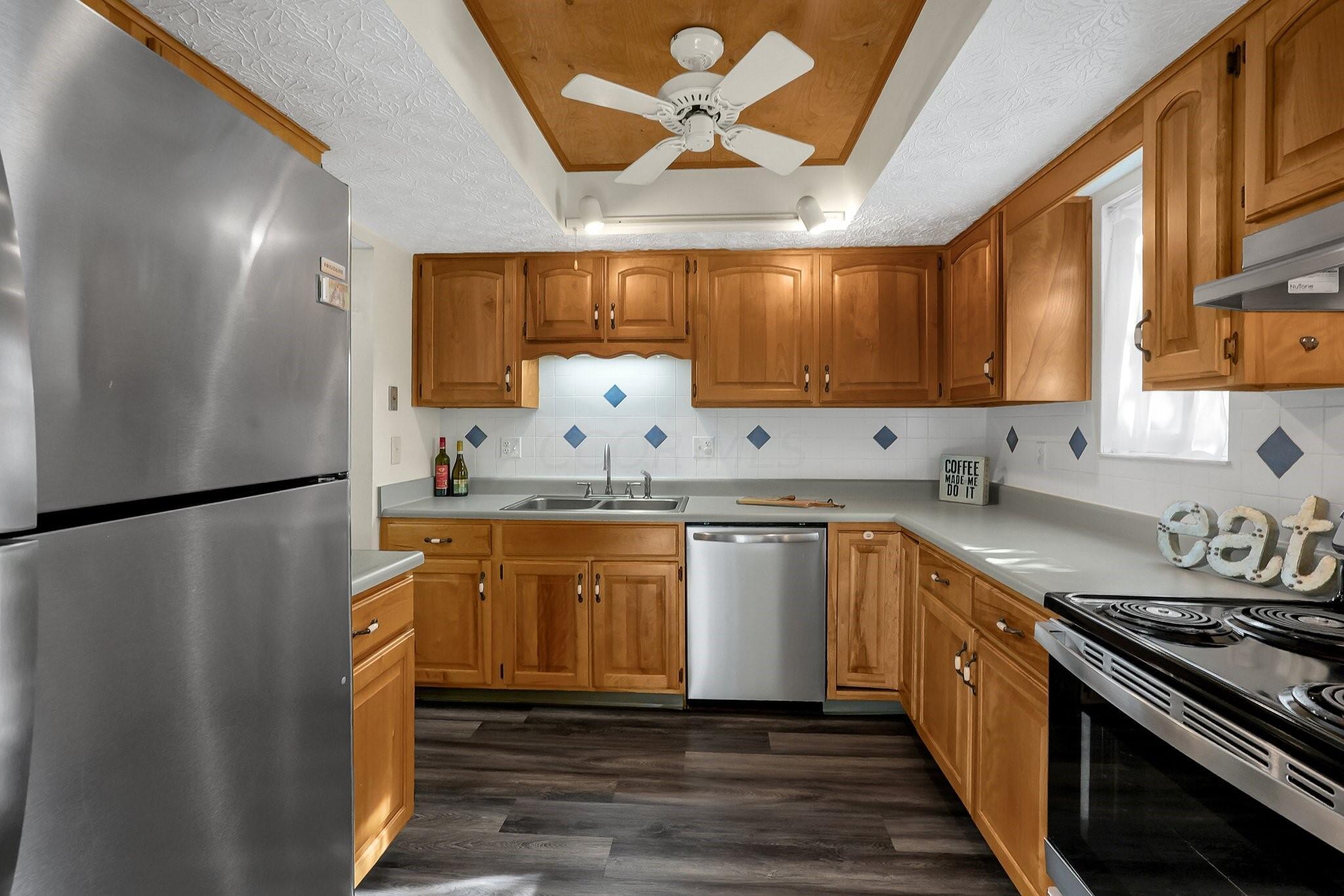 3766 Canon Ridge Place Columbus, OH 43230 - Photo 13 of 22 Canon.Kitchen