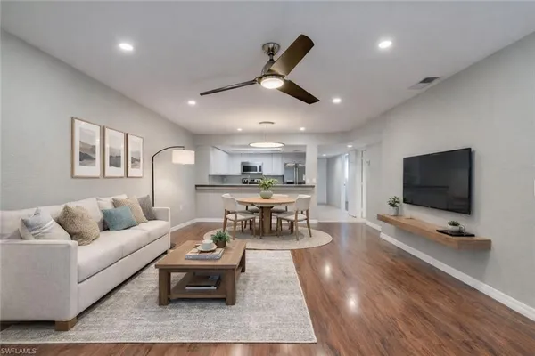 $287,000 | 2370 Naples Trace Circle, Unit 6, Naples, FL 34109