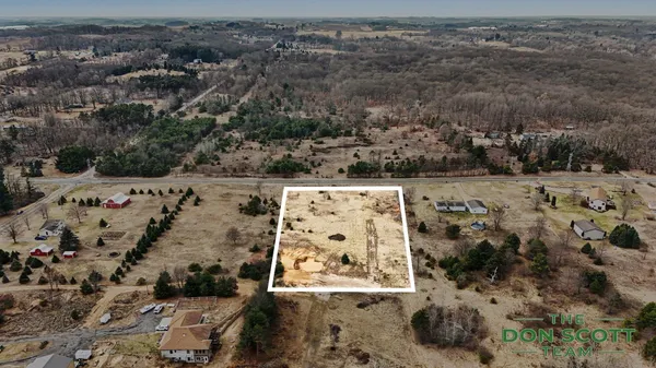 $79,500 | 15680 Tyrone Avenue, Kent City, MI 49330