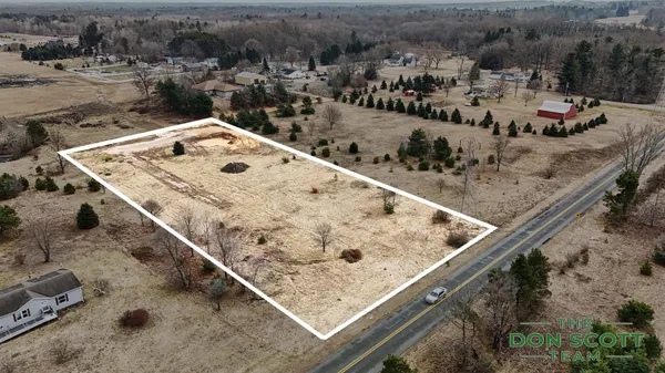 $79,500 | 15680 Tyrone Avenue, Kent City, MI 49330