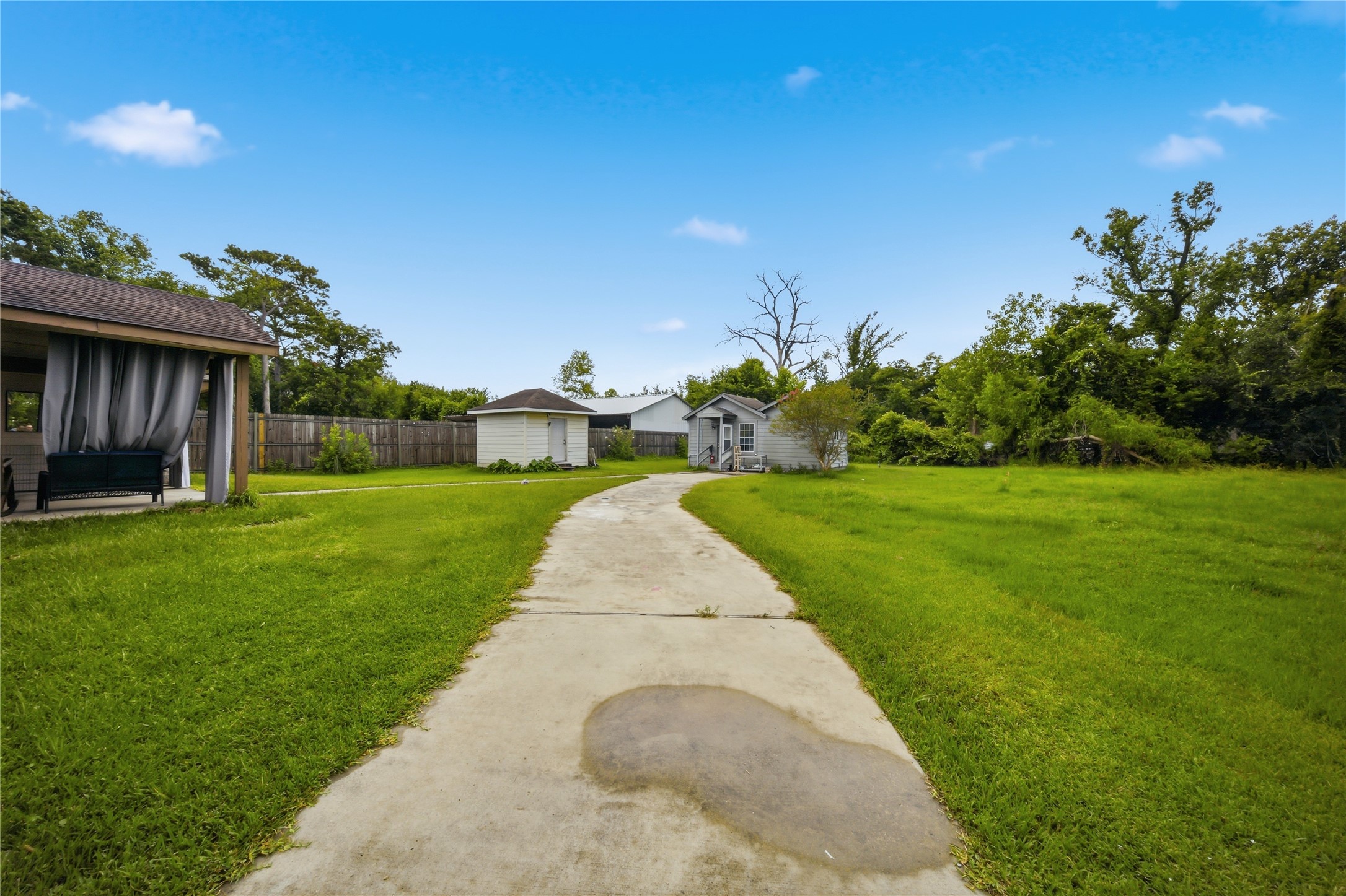 4606 Terrell Street Houston, TX 77093 - Photo 26 of 41 Concrete Path to Rental Property/Guest Quarters