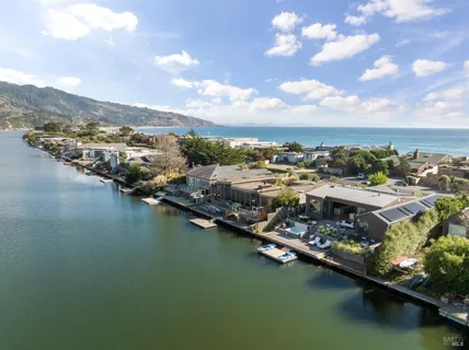 $6,150,000 | 297 Seadrift Road, Stinson Beach, CA 94970