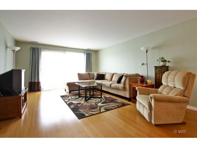 8600 North Waukegan Road, Unit 403E Morton Grove, IL 60053 - Photo 2 of 10