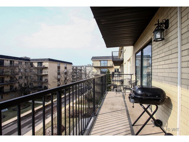 8600 North Waukegan Road, Unit 403E Morton Grove, IL 60053 - Photo 10 of 10