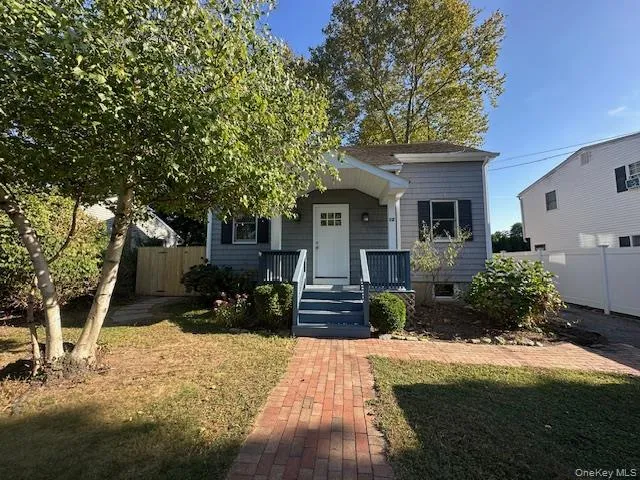 $3,975 | 12 Grafton Street, Greenlawn, NY 11740