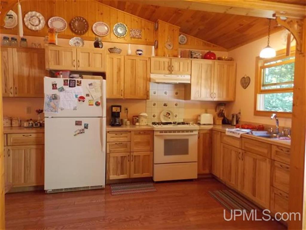 1959 Iron Lake Road Iron River, MI 49935 - Photo 4 of 24