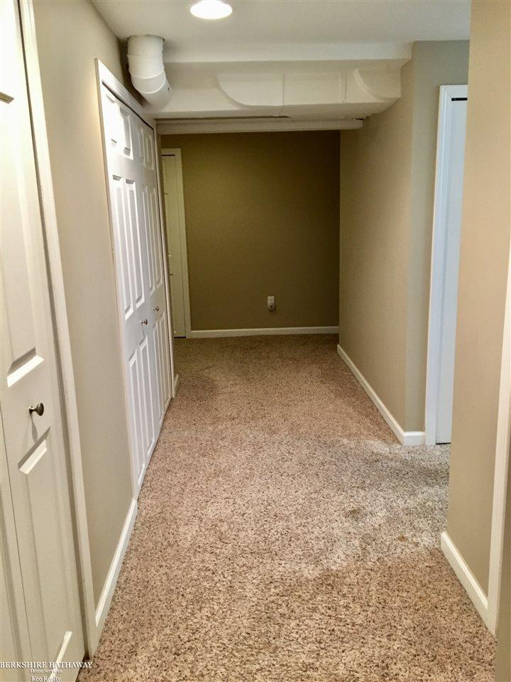 3402 Durham Road Royal Oak, MI 48073 - Photo 24 of 41 31363620-23.JPG