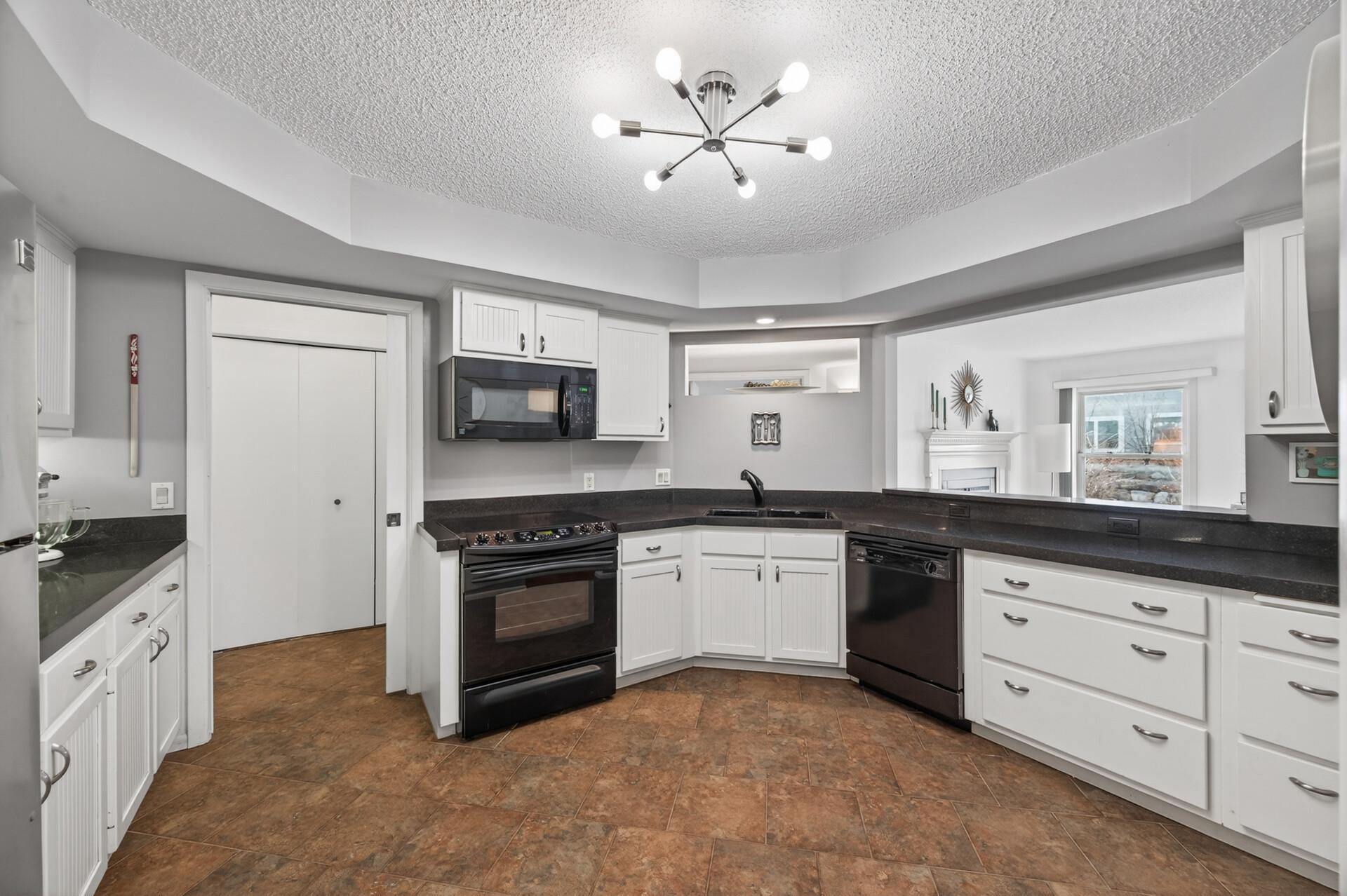 3020 St Albans Mill Road, Unit 105 Hopkins, MN 55305 - Photo 19 of 54