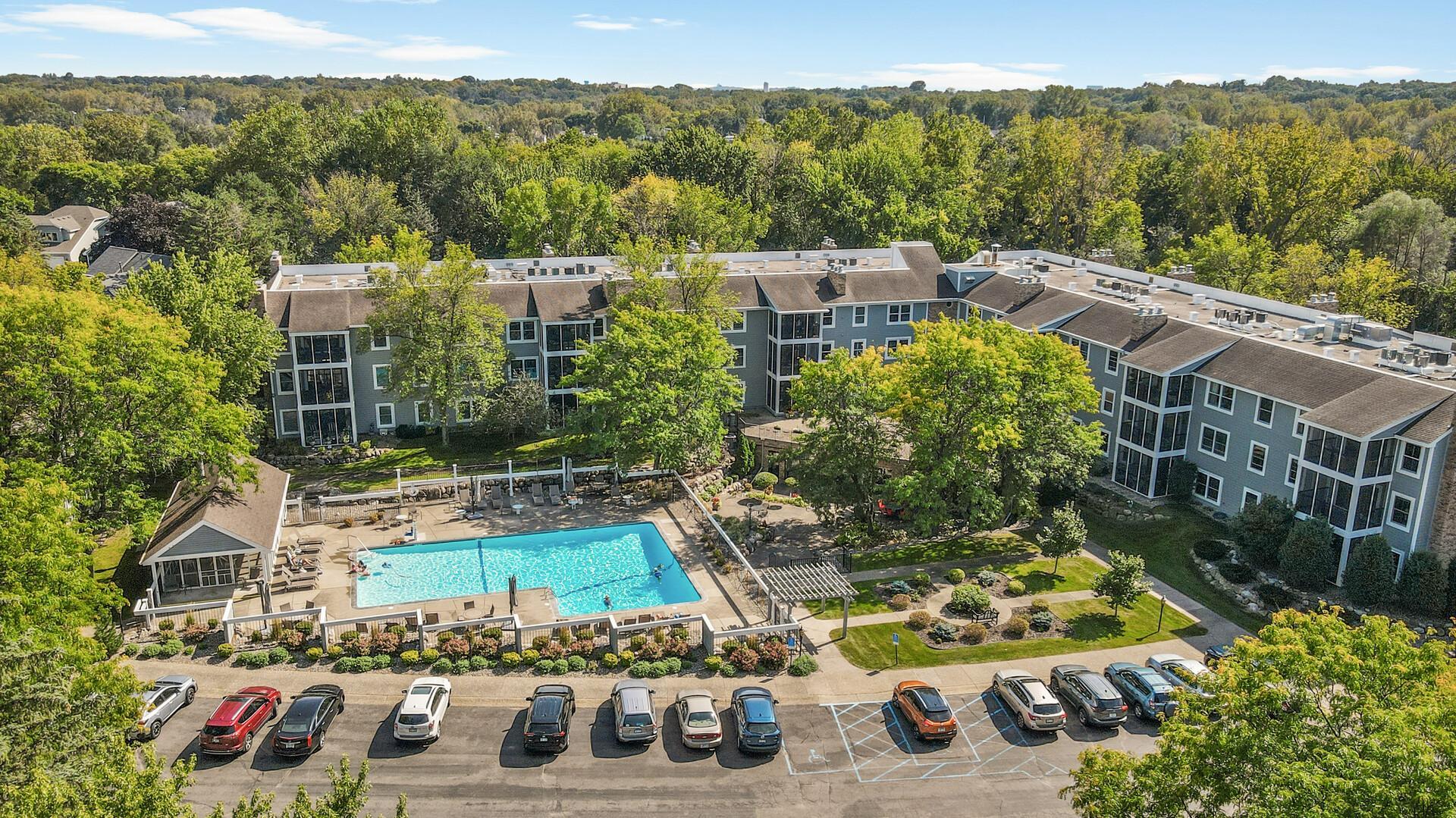 3020 St Albans Mill Road, Unit 105 Hopkins, MN 55305 - Photo 3 of 10