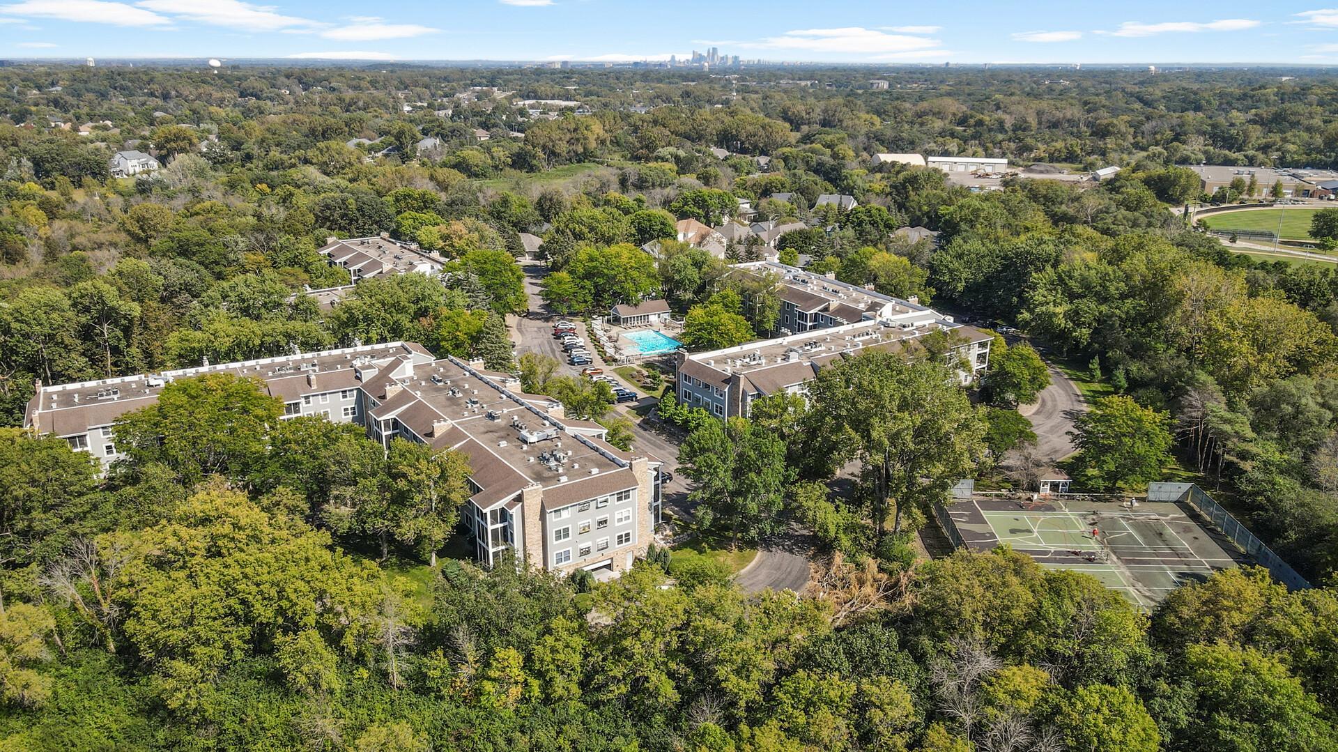 3020 St Albans Mill Road, Unit 105 Hopkins, MN 55305 - Photo 5 of 10