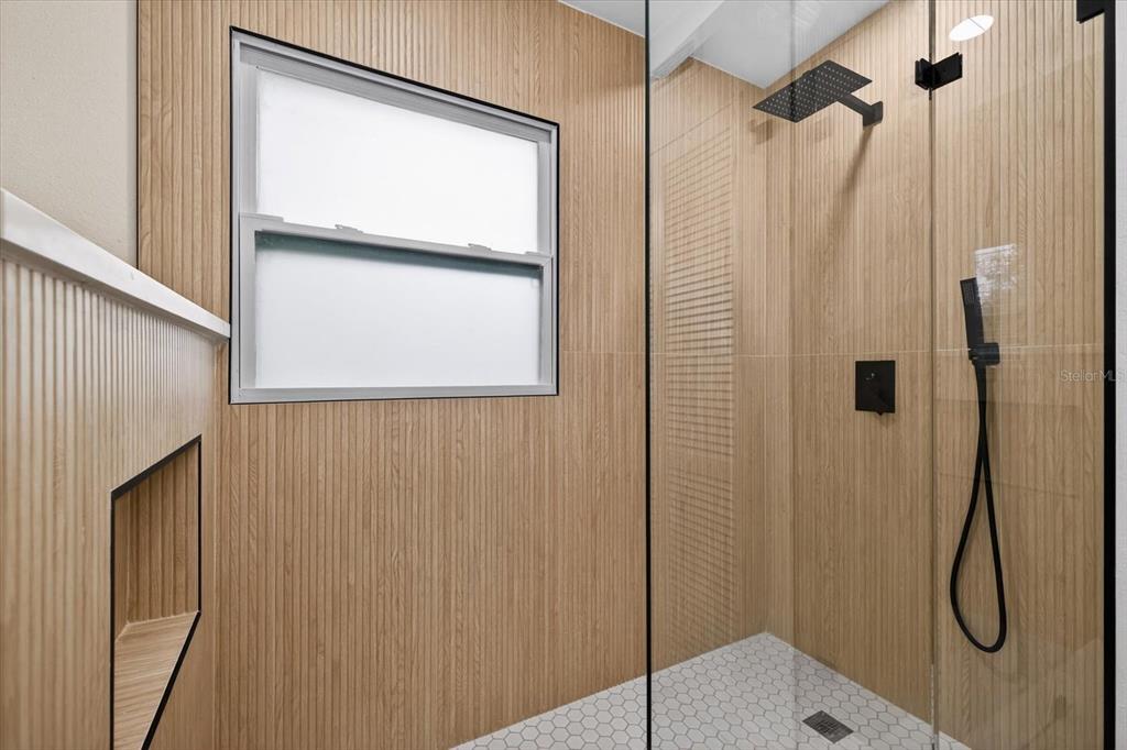 5901 South Coolidge Avenue Tampa, FL 33616 - Photo 34 of 47 a bathroom with a shower