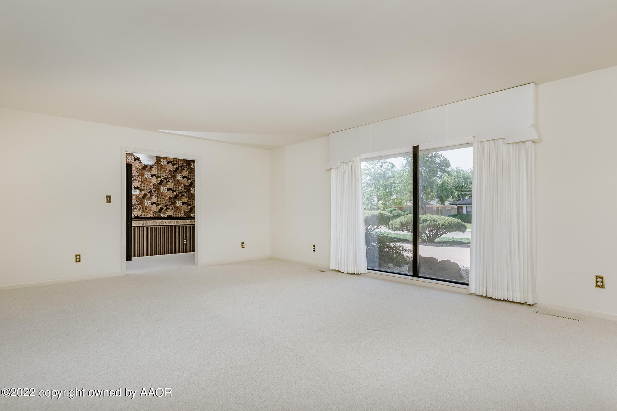 6016 Dreyfuss Road Amarillo, TX 79106 - Photo 14 of 91 7-web-or-mls-Formal Living Room-2