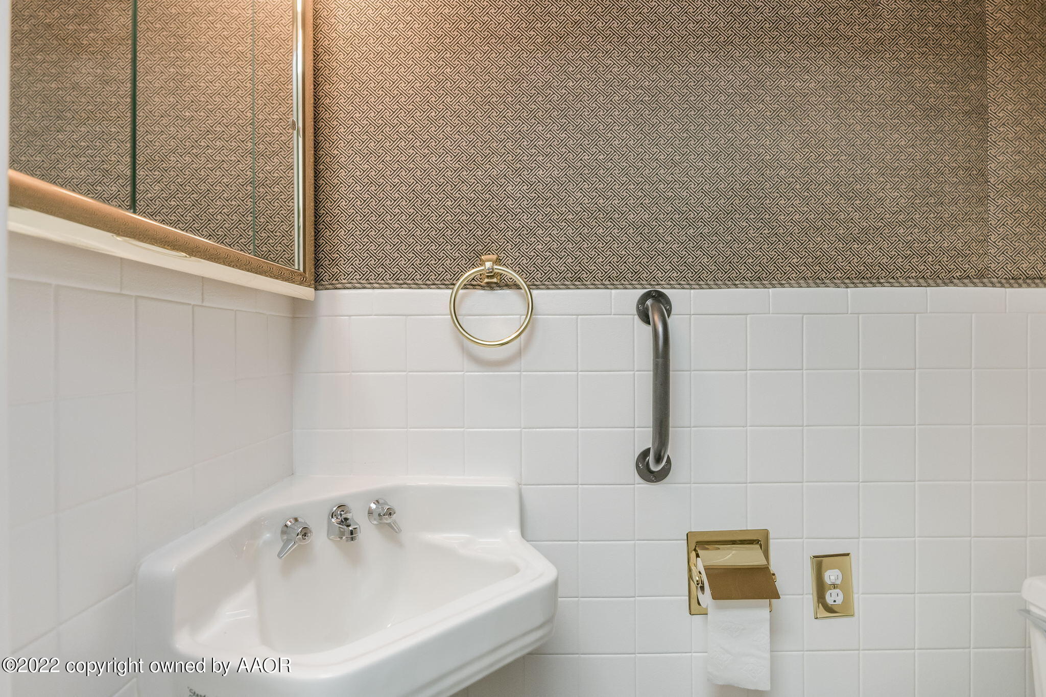 6016 Dreyfuss Road Amarillo, TX 79106 - Photo 36 of 91 17-web-or-mls-Powder Room