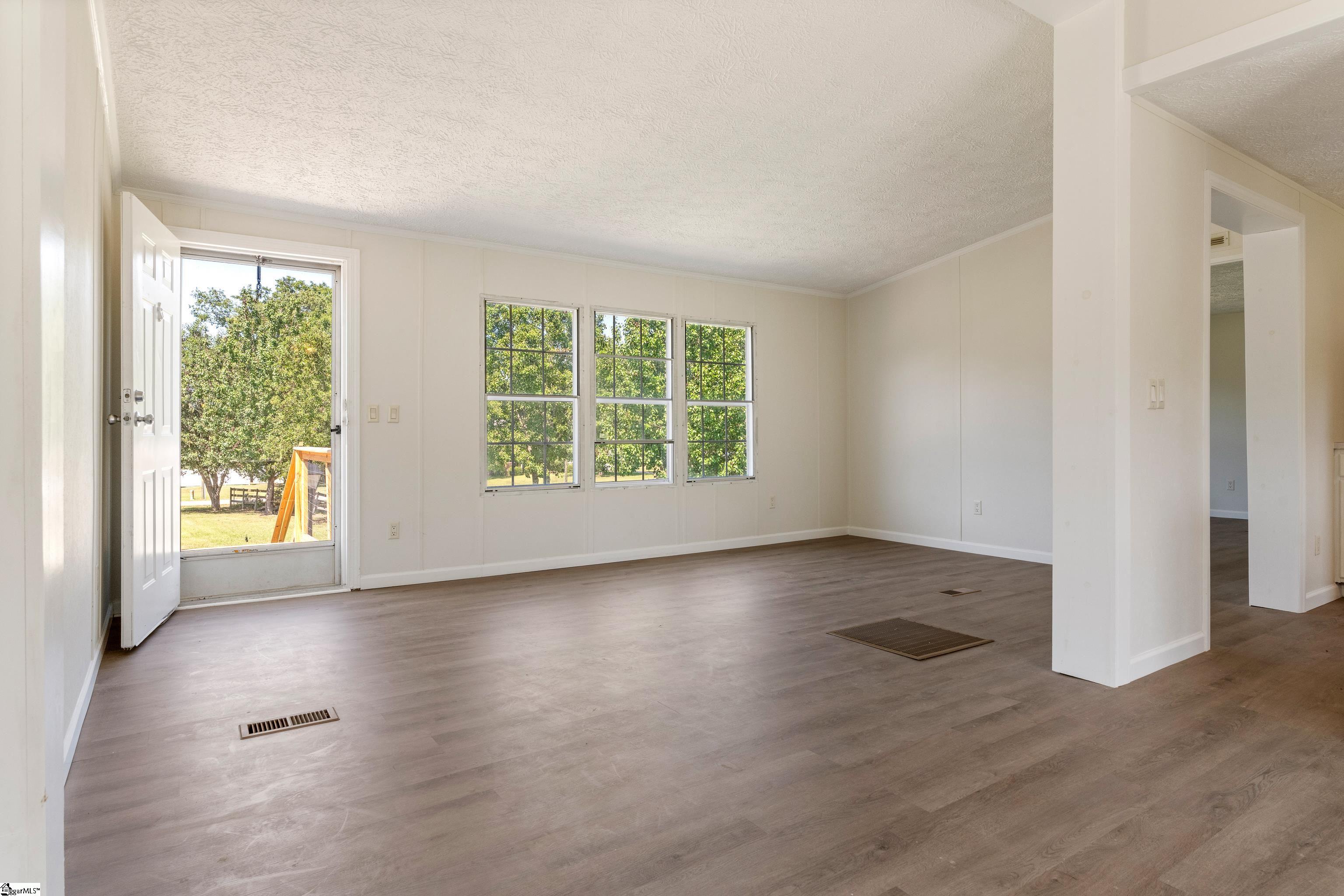 482 Burton Creekside Road Waterloo, SC 29384 - Photo 5 of 28