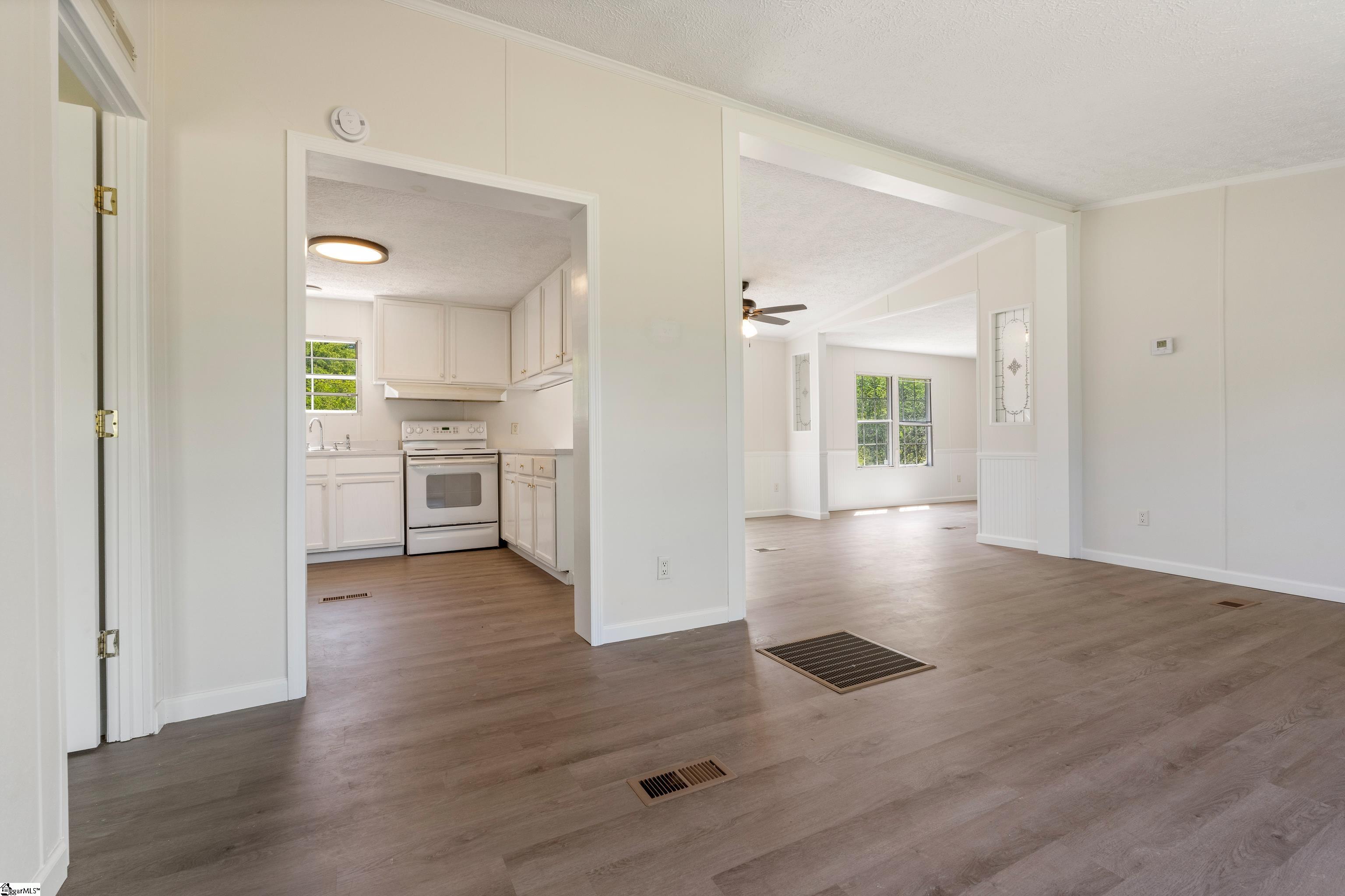 482 Burton Creekside Road Waterloo, SC 29384 - Photo 7 of 28