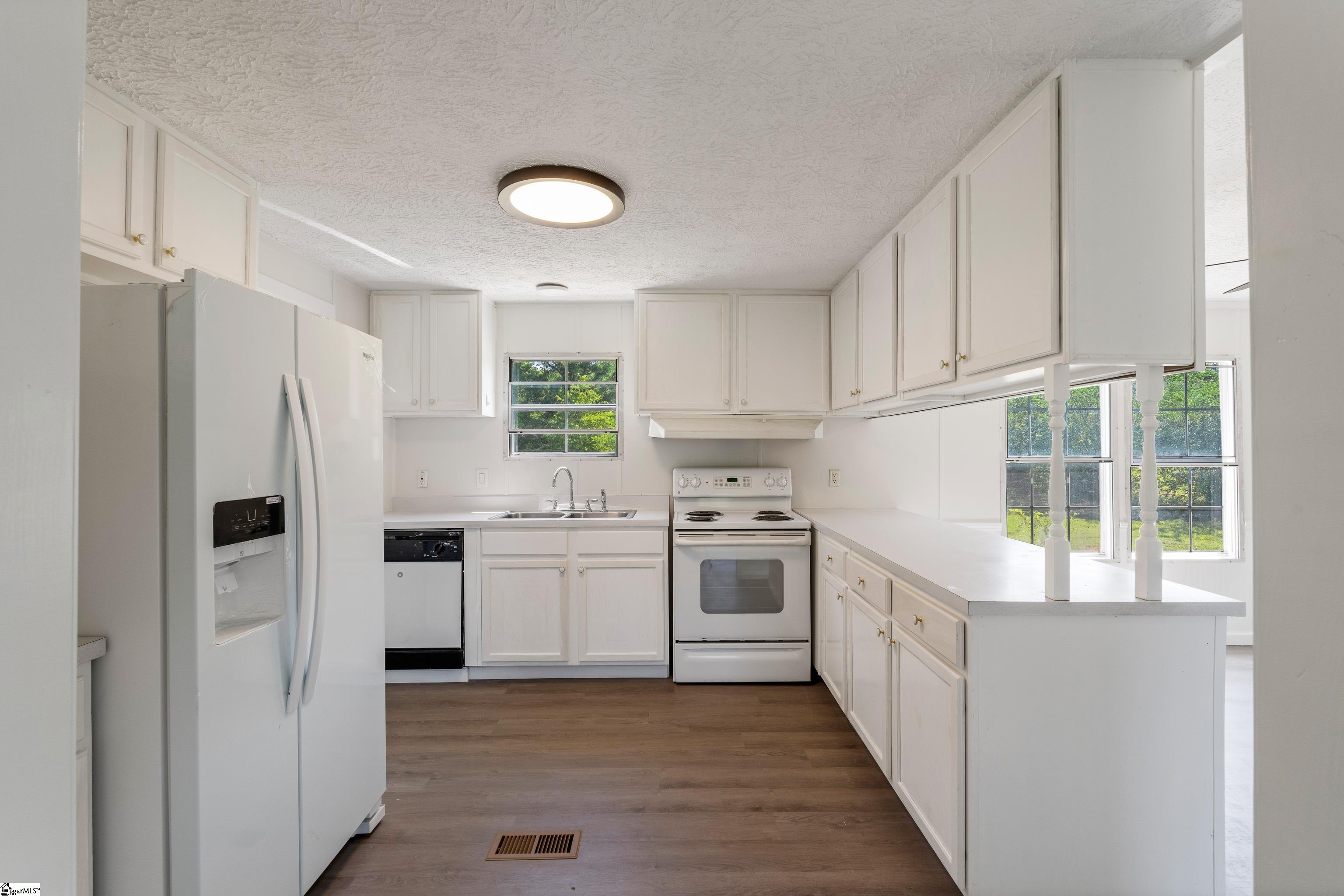 482 Burton Creekside Road Waterloo, SC 29384 - Photo 9 of 28