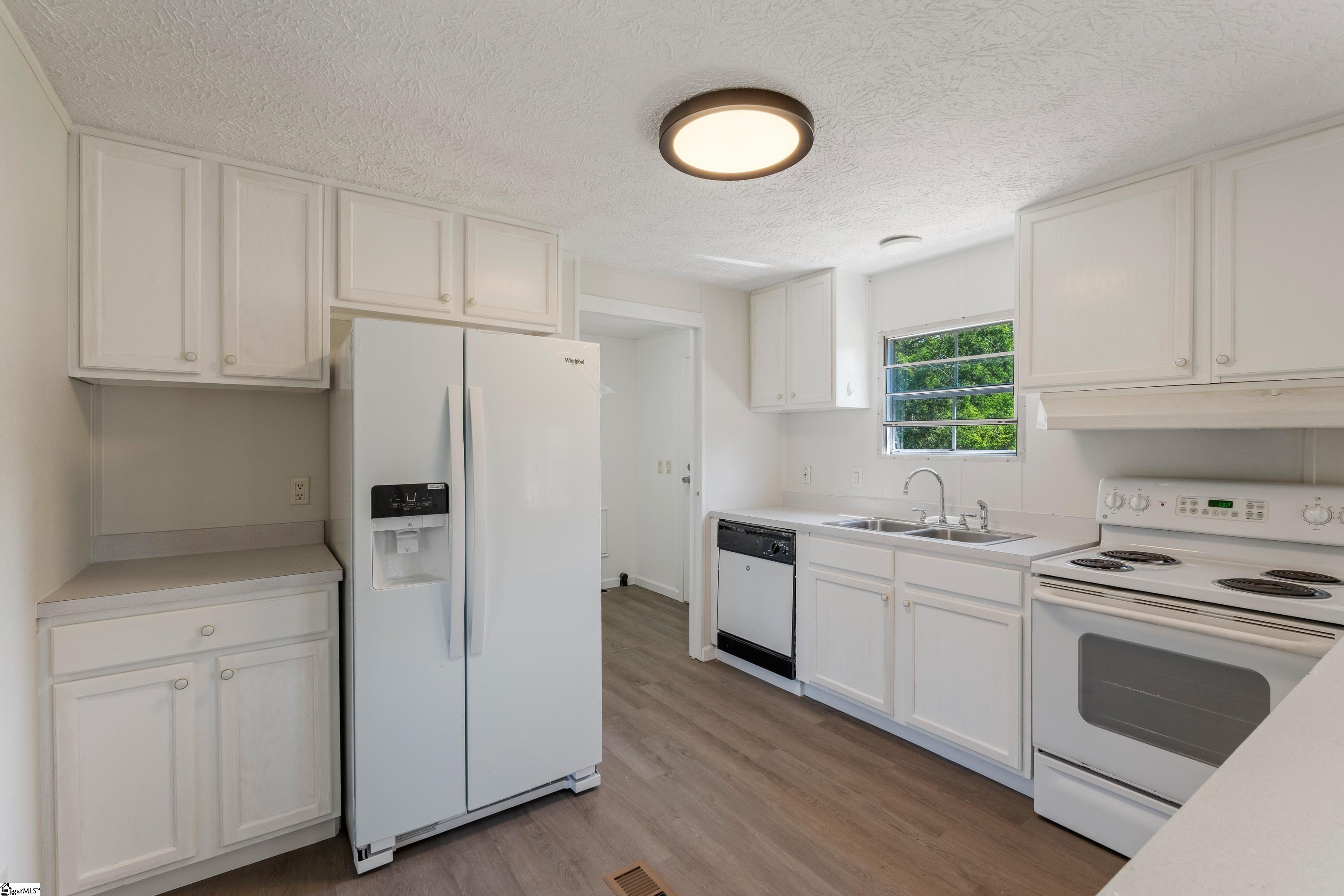 482 Burton Creekside Road Waterloo, SC 29384 - Photo 10 of 28