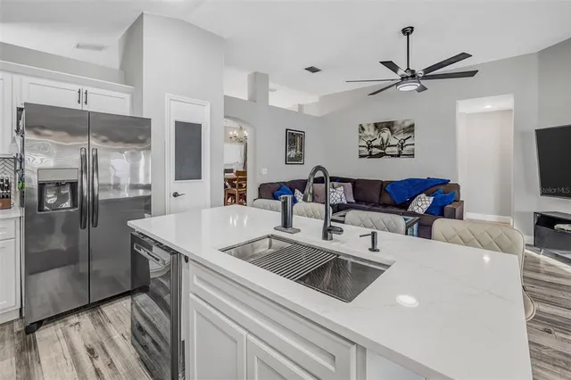 $429,000 | 2558 Brimhollow Drive, Valrico, FL 33596