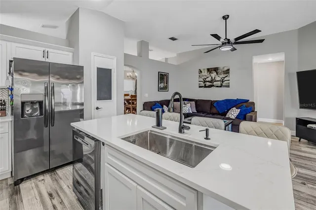 $429,000 | 2558 Brimhollow Drive, Valrico, FL 33596