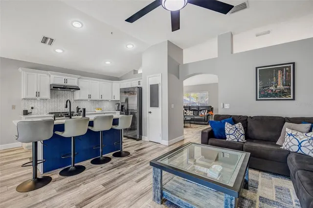 $429,000 | 2558 Brimhollow Drive, Valrico, FL 33596