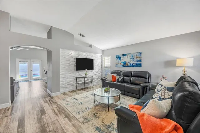 $429,000 | 2558 Brimhollow Drive, Valrico, FL 33596