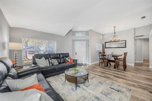 $429,000 | 2558 Brimhollow Drive, Valrico, FL 33596