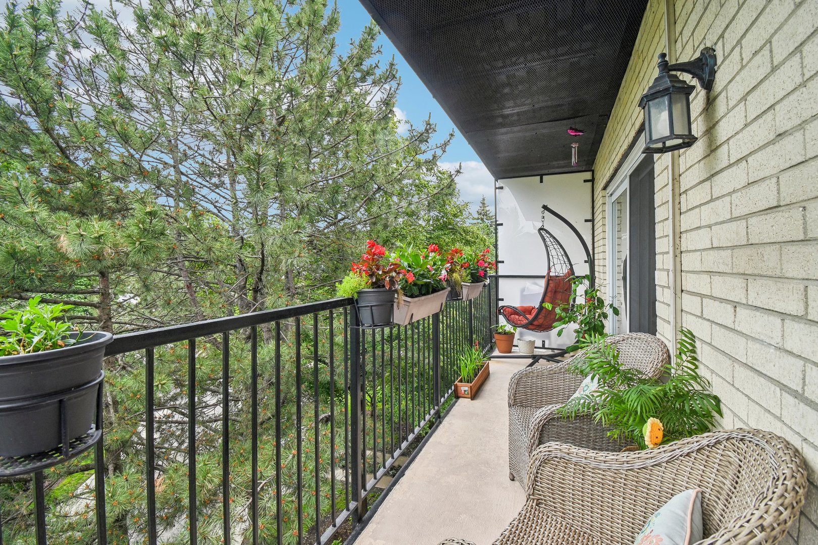8630 Waukegan Road, Unit 414 Morton Grove, IL 60053 - Photo 4 of 15