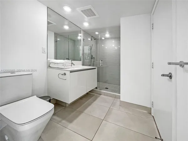 $5,250 | 1025 92nd Street, Unit 401, Bay Harbor Islands, FL 33154