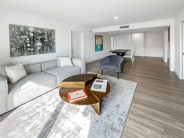 $5,250 | 1025 92nd Street, Unit 401, Bay Harbor Islands, FL 33154