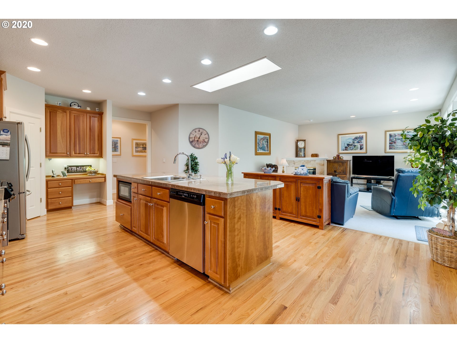 5249 Southwest Dosch Road Portland, OR 97239 - Photo 11 of 32 Gallery Image 11