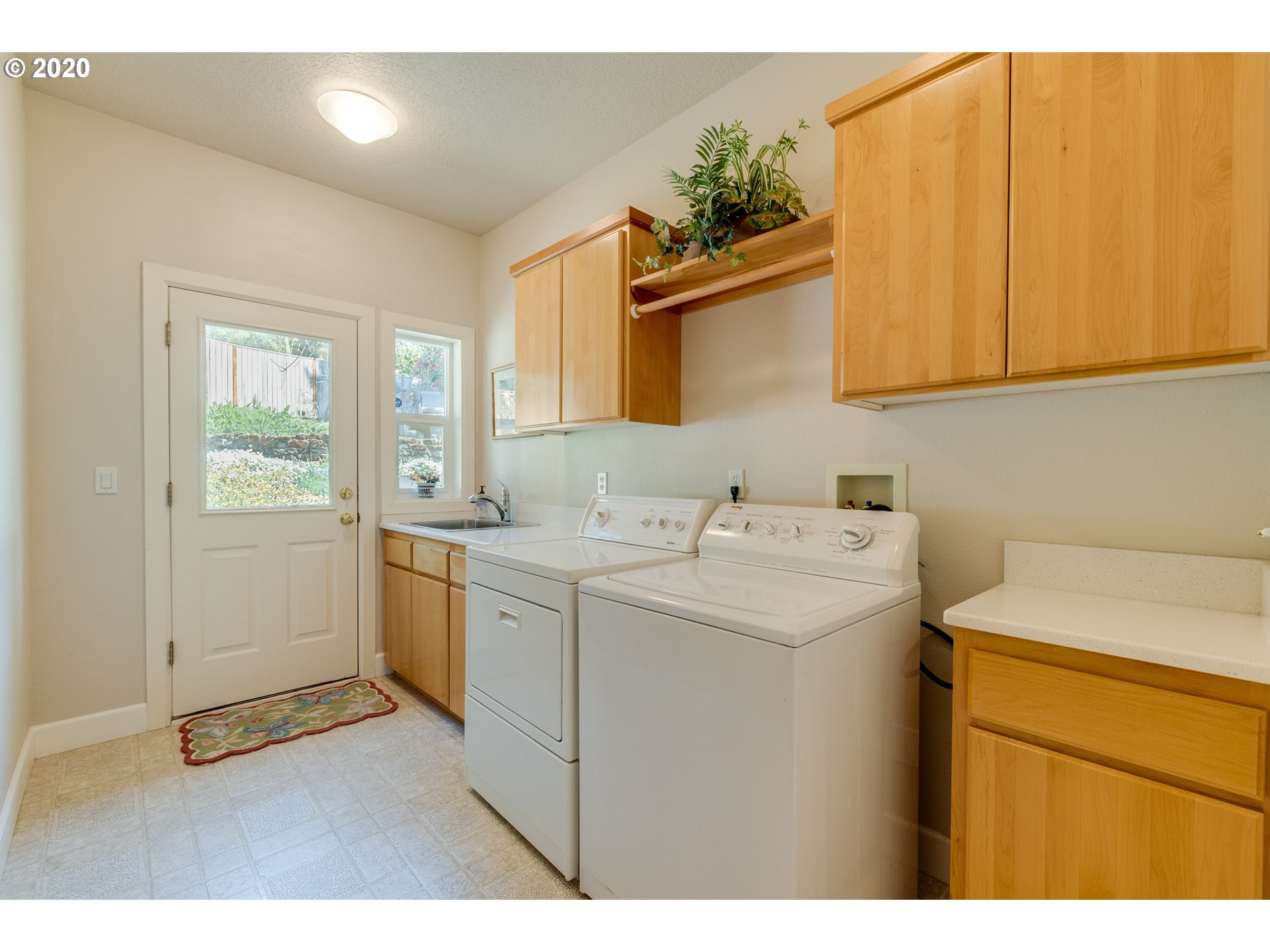 5249 Southwest Dosch Road Portland, OR 97239 - Photo 15 of 32 Gallery Image 15