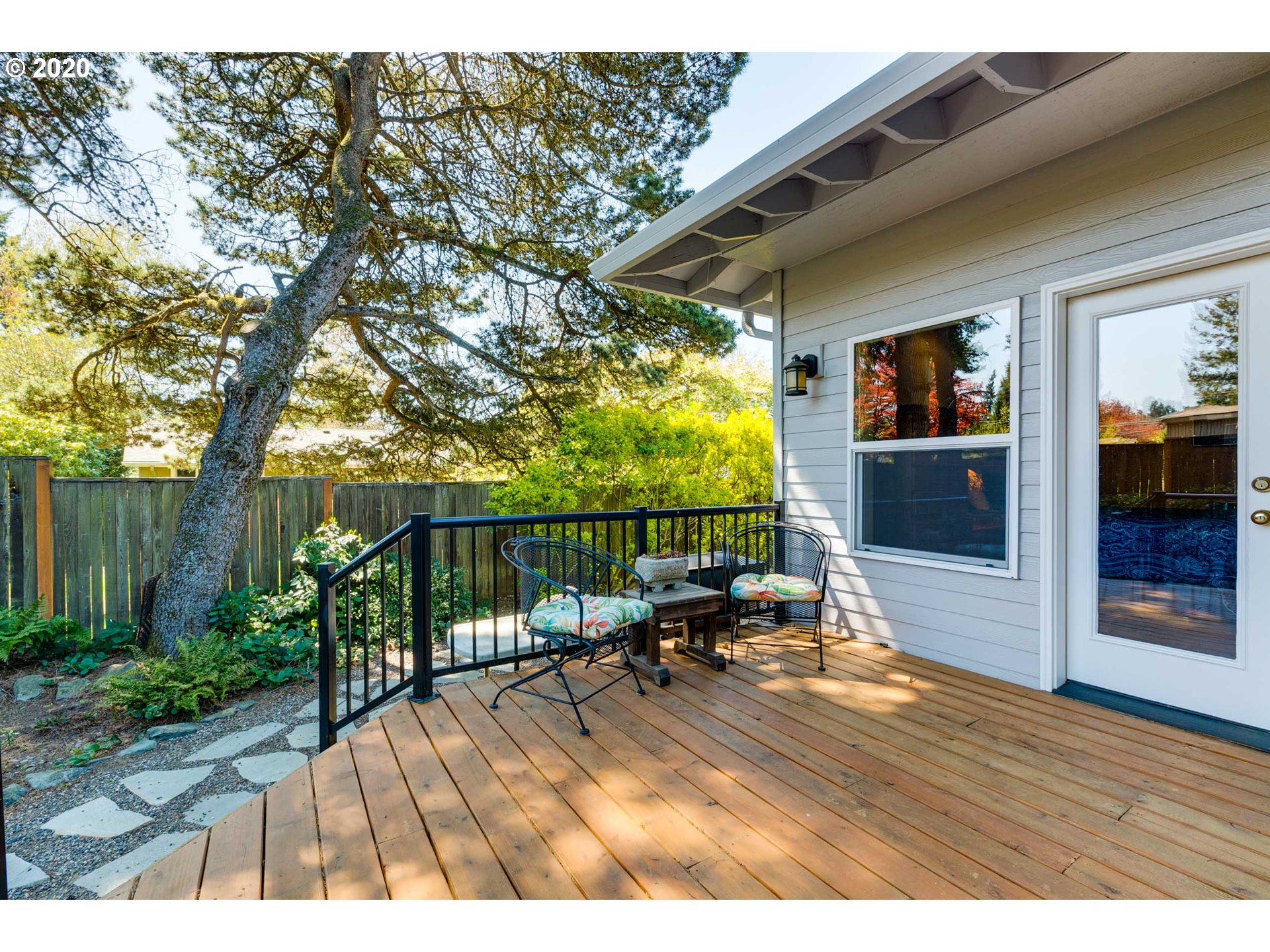 5249 Southwest Dosch Road Portland, OR 97239 - Photo 24 of 32 Gallery Image 24