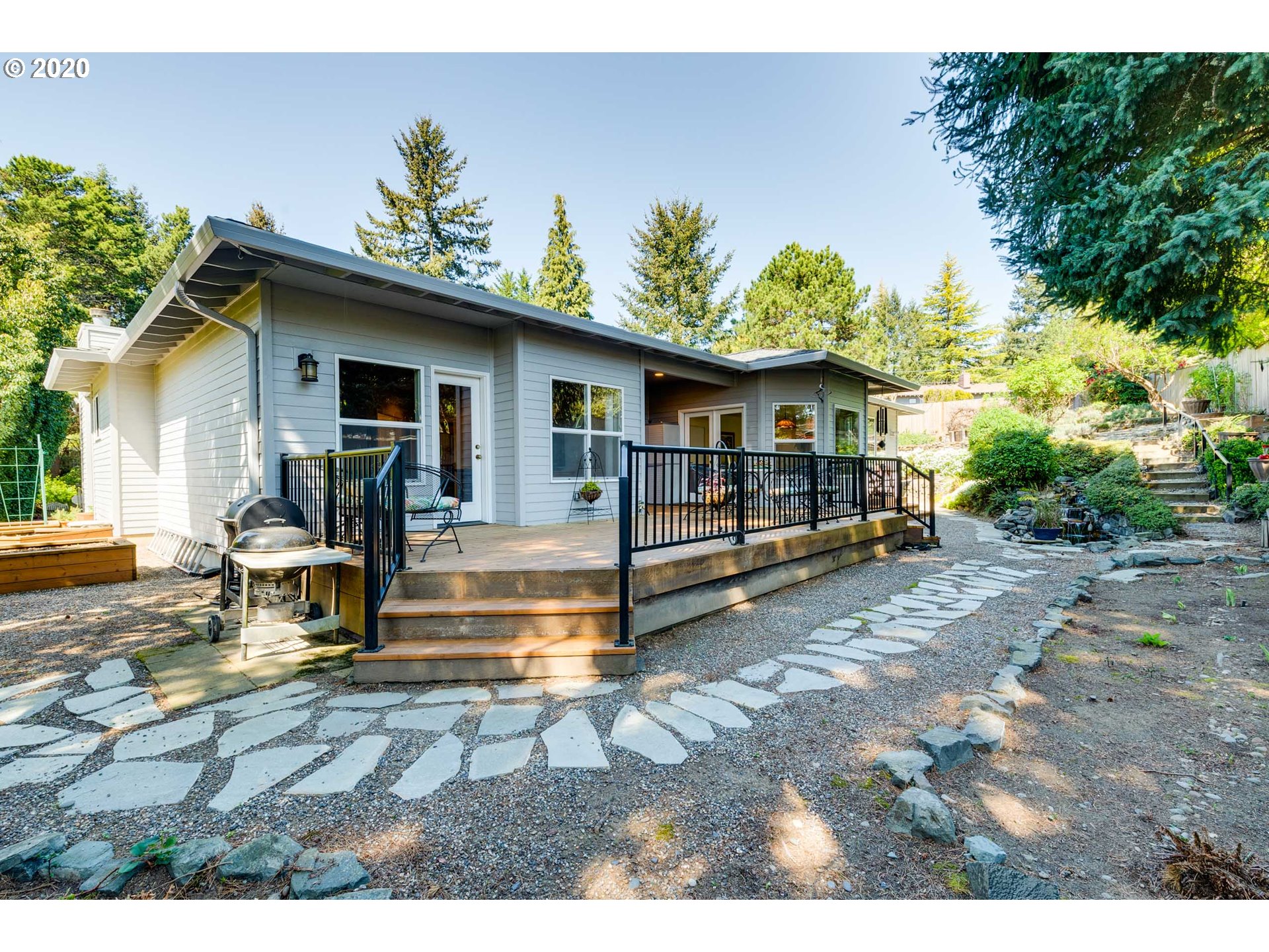 5249 Southwest Dosch Road Portland, OR 97239 - Photo 25 of 32 Gallery Image 25