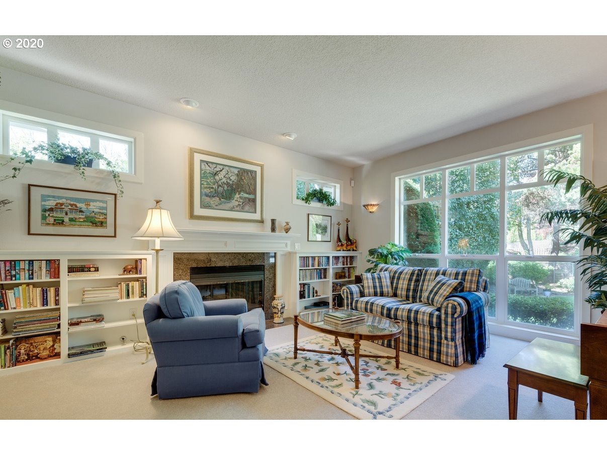 5249 Southwest Dosch Road Portland, OR 97239 - Photo 6 of 32 Gallery Image 6
